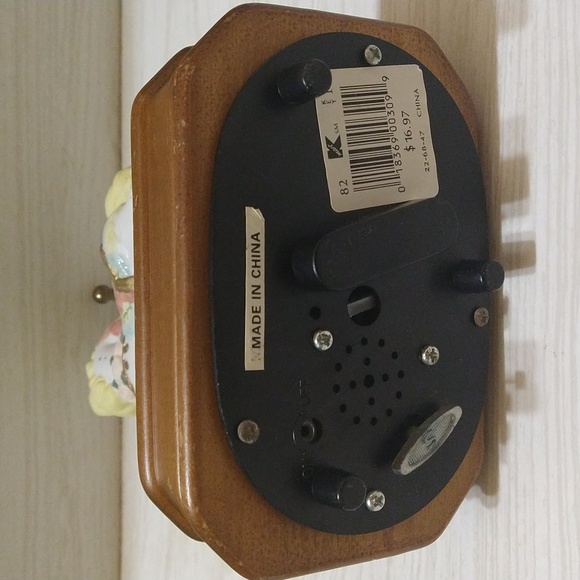 Vintage K Mart 2nd Edition Carousel Collection Musical Box - Picture 6 of 7